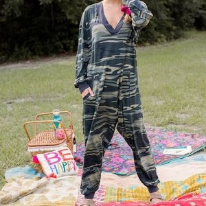 NATURAL LIFE Camo Jumpsuit L